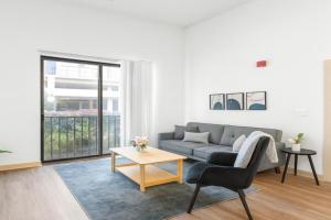 Chic Mid-Rise Apartment 2BR Getaway, Birmingham