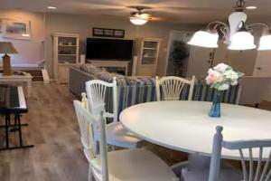 beautiful condo 1 block to boardwalk with parking Guest house, Wildwood