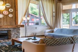 Apt Elegant with balcony 5P 2BR Center Apartments, Megeve