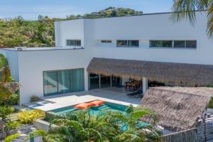 Tropical 3 Bed Pool Villa in Plai Laem - KBR42, Choengmon