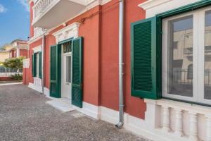 La Scala sul Mare by BarbarHouse, Brindisi