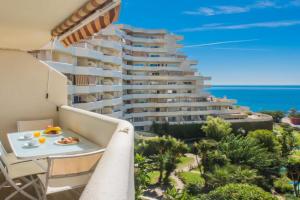 Fantastic seaviews & pool, close to the beach Apartments, Torremolinos