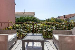 2 Bedroom Cozy Apartment In Podaca, Gradac