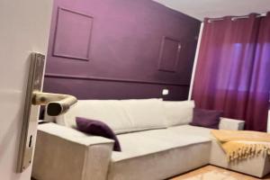 Purple Escape Balkon Netflix zentral Apartments, Saarbrucken