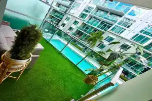 Channelside Luxury Retreat Spacious 2BR 2BA Condo with Pool, Balcony, Sauna & Gym Apartments, Tampa
