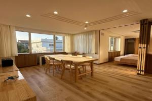 Teine blue house手稻藍房子, Sapporo