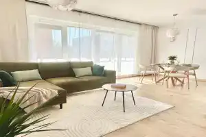 Magic Place III - Francuska Park - Free Garage - Self Check-in Apartments, Katowice