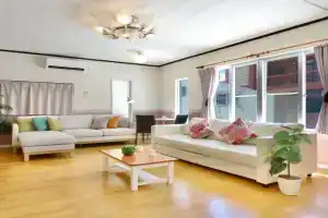 海徒歩1分アメリカンビレッジまで7分周辺には飲食店多数の北谷エリアSunabeNest Apartments, Chatan