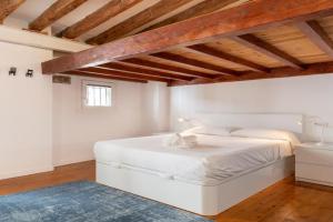 The Sailor House, minimum stay 30 nights, by PriorityVillas, Cala Mayor