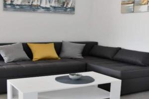 Two Bedroom Apartment with Balcony and Garden View, Supetar