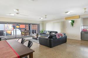 Zen City-Venture with Balcony Dining - Cozy - CBD Apartments, Darwin