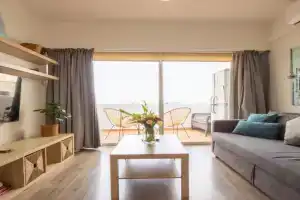Central 1BR - Views - Deli Café Apartments, Nicosia
