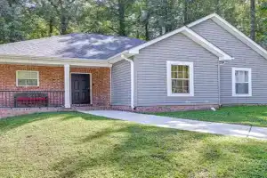 3BD House with Peaceful Yard Near Uptown 9 Mi to CLT, Charlotte