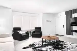 Newly renovated 3 bedroom unit, Windsor