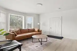 New Build Sunny 2 Bedroom Unit, Windsor