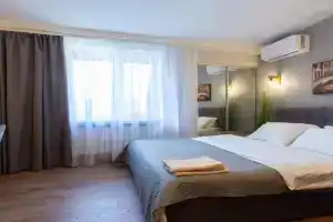 Suchasna studiya v tsentri - Harkivska naberezhna 3 Apartments, Kharkiv