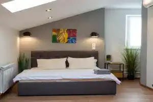 Stilna studiya v tsentri - Harkivska naberezhna 3 Apartments, Kharkiv