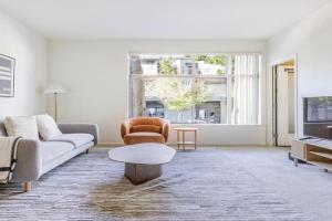 Blueground Diridon pool nr Museum SFO-1900 Apartments, San Jose