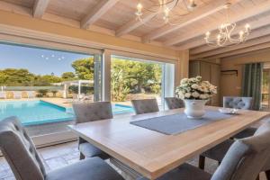 Villa Pietraluce, Torre Suda