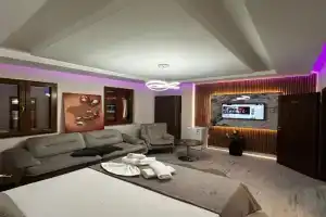 Hotel Exclusive, Tirana