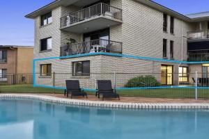Hacienda Apt 2- Waterfront Escape On the Canal Apartments, Mooloolaba