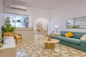 Charming and cosy maisonette in RABE1-1 Guest house, St Julians