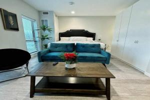 Verdant Luxe Studio, Des Moines