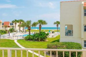 Deluxe Ocean View Townhouse Condo C-38, Saint Augustine Beach