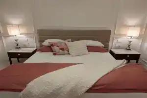 Mahogany - Rooftop Views - Close to Valletta Ferry Apartments, Valetta