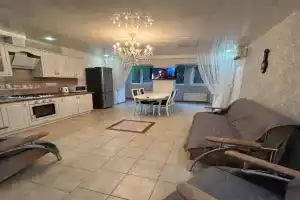 Dvohkimnatna bilya morya Apartments, Chernomorsk