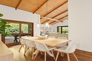 Yarra Flynns Beach - family home with pool & spa Guest house, Port Macquarie
