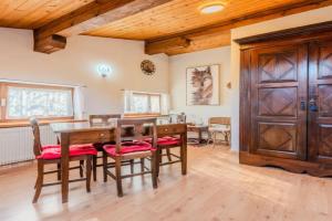 Apartment Mansarda in Legno San Rocco by Interhome, Carisolo