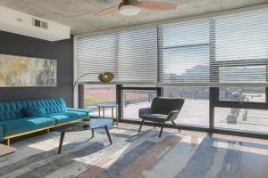 Stylish 2BR Rooftop Views plus Sky Lounge Apartments, Birmingham