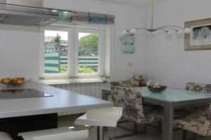 Three Bedroom Apartment A4 2, Supetar
