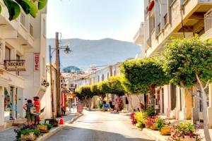 Central Girne Escape 3 by HolidayKeys Apartments, Kyrenia