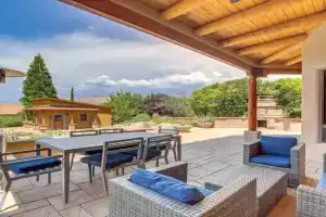 half Mi to Airport Mesa! Hot Tub Haven with Mtn Views Guest house, Sedona