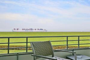 Dike crown in Haus Grimmershörn Guest house, Cuxhaven