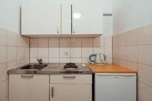 Apartments Pezo - Studio apartment Tina 1, Baska Voda