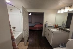 Shared apartment, Salt Lake City