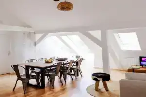 Große City-Wohnung, salt apartments, Weissenfels