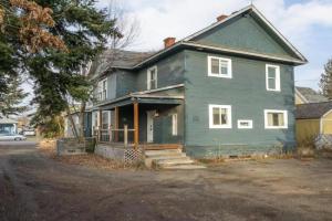 Restored Villa for Groups, Spokane