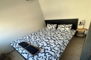 Little cocoon at border of old city Apartments, Vilnius