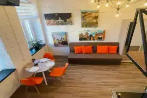 -studiya v tsentri mista bilya Kobilyanskoyi Apartments, Chernovtsy