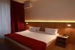L10nd-on Hotel, Baku