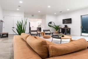 Walk to Midtown - Luxury 32 close to FSU! Guest house, Tallahassee