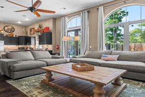 Stylish Church Conversion Walk to LoHi Guest house, Denver