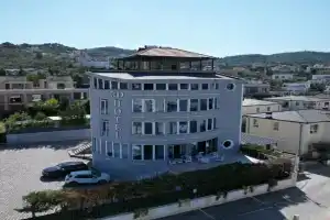3D Hotel, Tirana