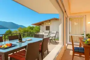 Holiday House Ambra-View & Terrace - Happy Rentals, Salo