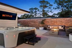 New 5 Star Luxury Putting Green Hot Tub EV Fire Pit 5Min From The Masters Guest house, Augusta