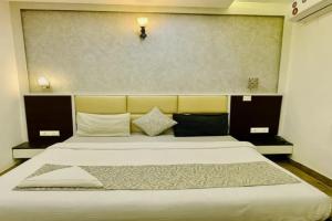 The Star Taj - Affordable Rooms near Taj Mahal, Agra